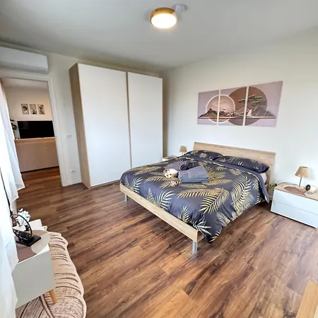 Satori House Apartment *